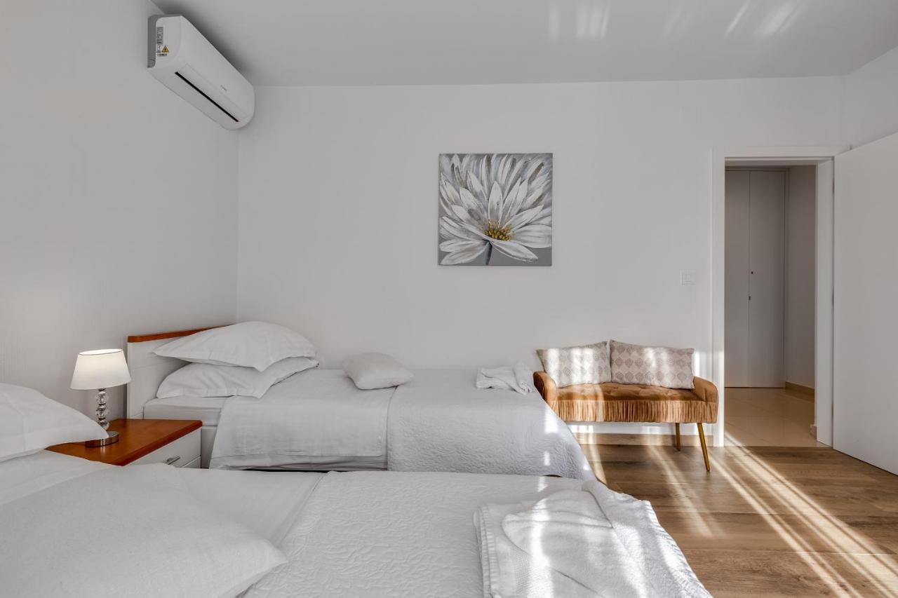 Elegant Two Bedroom Apartment ซาดาร์ ภายนอก รูปภาพ