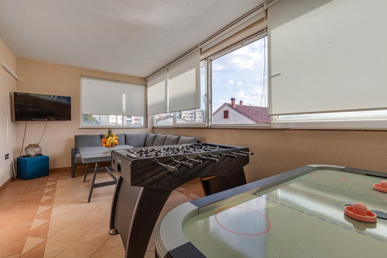 Elegant Two Bedroom Apartment ซาดาร์ ภายนอก รูปภาพ